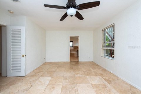 House in Tampa, Florida 3 bedrooms, 261.71 sq.m. № 1434148 - photo 26