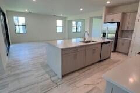 House in Palm City, Florida 4 bedrooms, 263.56 sq.m. № 1014261 - photo 8