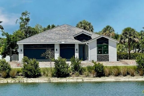 House in Palm City, Florida 4 bedrooms, 263.56 sq.m. № 1014261 - photo 4