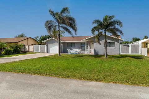 Villa ou maison à vendre à Delray Beach, Floride: 3 chambres, 149.29 m2 № 1014260 - photo 1