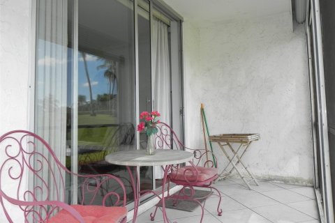 Condo in Pembroke Pines, Florida, 1 bedroom  № 1014319 - photo 15