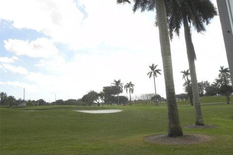 Condo in Pembroke Pines, Florida, 1 bedroom  № 1014319 - photo 11