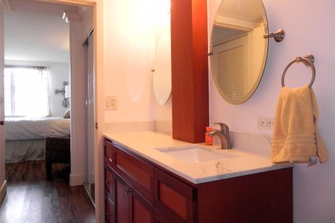 Condo in Pembroke Pines, Florida, 1 bedroom  № 1014319 - photo 3