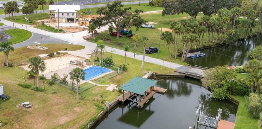 Terreno en Crystal River, Florida № 1358218