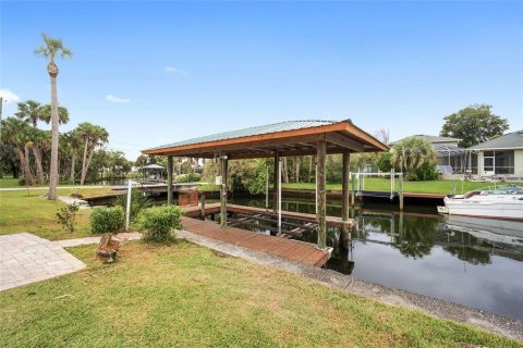 Terreno en venta en Crystal River, Florida № 1358218 - foto 8