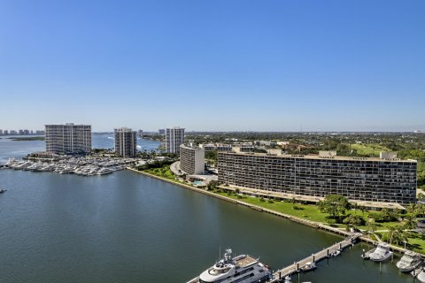 Condo in North Palm Beach, Florida, 2 bedrooms  № 1102370 - photo 3