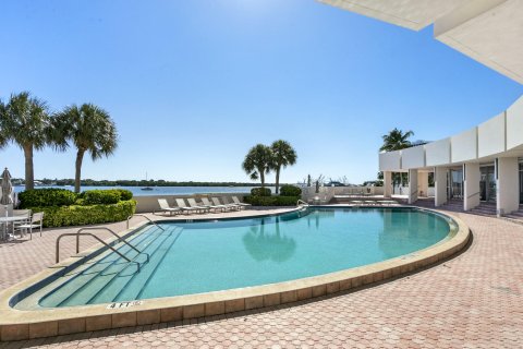 Condo in North Palm Beach, Florida, 2 bedrooms  № 1102370 - photo 10