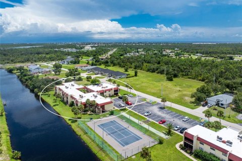 Copropriété à vendre à Rotonda, Floride: 1 chambre, 72.46 m2 № 1351469 - photo 1