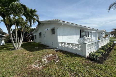 House in Boynton Beach, Florida 2 bedrooms, 150.87 sq.m. № 1377478 - photo 17