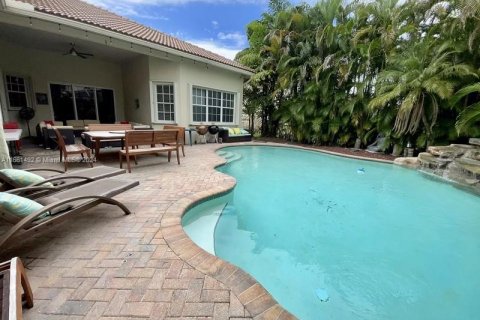 Villa ou maison à louer à Weston, Floride: 4 chambres, 256.78 m2 № 1377476 - photo 4