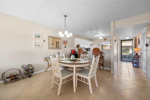 Copropriété à vendre à Punta Gorda, Floride: 2 chambres, 107.12 m2 № 1301666 - photo 11