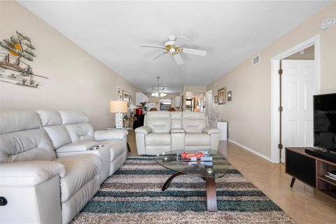 Copropriété à vendre à Punta Gorda, Floride: 2 chambres, 107.12 m2 № 1301666 - photo 16