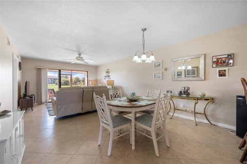 Copropriété à vendre à Punta Gorda, Floride: 2 chambres, 107.12 m2 № 1301666 - photo 10