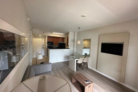 Condominio en venta en Orlando, Florida, 1 dormitorio, 62.34 m2 № 565729 - foto 11