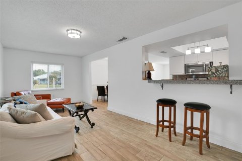 Casa en venta en Tampa, Florida, 3 dormitorios, 136.38 m2 № 637042 - foto 16