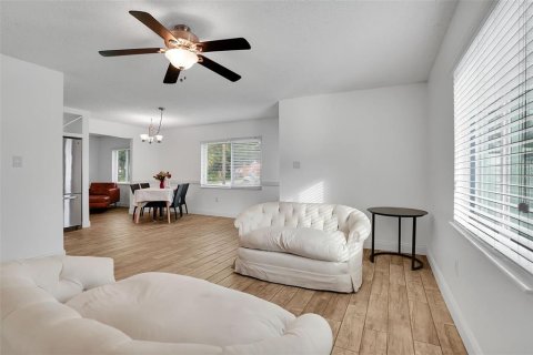 Casa en venta en Tampa, Florida, 3 dormitorios, 136.38 m2 № 637042 - foto 6