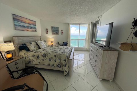 Copropriété à vendre à Miami Beach, Floride: 2 chambres, 105.91 m2 № 1389536 - photo 9