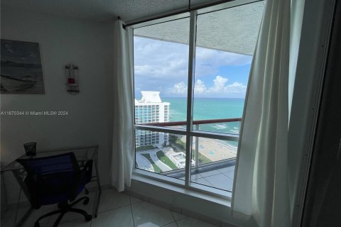 Copropriété à vendre à Miami Beach, Floride: 2 chambres, 105.91 m2 № 1389536 - photo 13