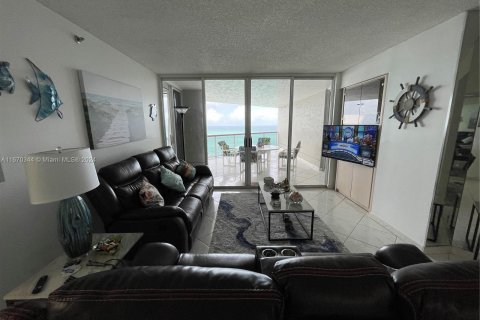 Condominio en venta en Miami Beach, Florida, 2 dormitorios, 105.91 m2 № 1389536 - foto 16