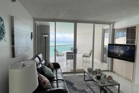 Condominio en venta en Miami Beach, Florida, 2 dormitorios, 105.91 m2 № 1389536 - foto 17