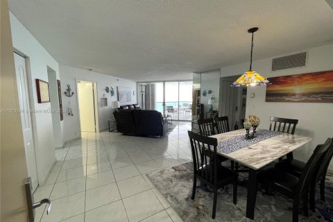 Condominio en venta en Miami Beach, Florida, 2 dormitorios, 105.91 m2 № 1389536 - foto 21