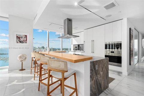 Copropriété à vendre à Miami, Floride: 4 chambres, 352.66 m2 № 1389558 - photo 6