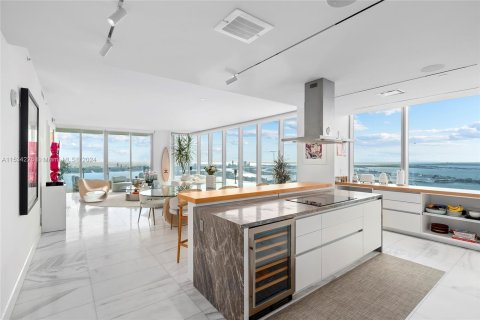 Copropriété à vendre à Miami, Floride: 4 chambres, 352.66 m2 № 1389558 - photo 5