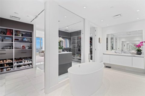 Copropriété à vendre à Miami, Floride: 4 chambres, 352.66 m2 № 1389558 - photo 18