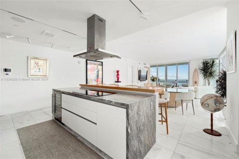 Copropriété à vendre à Miami, Floride: 4 chambres, 352.66 m2 № 1389558 - photo 8