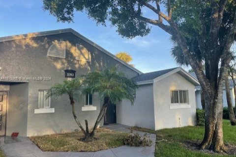 Villa ou maison à vendre à West Palm Beach, Floride: 3 chambres № 1389540 - photo 2