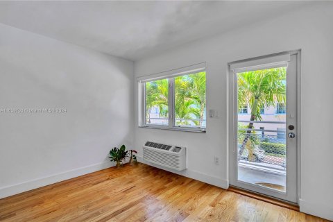 Copropriété à vendre à Miami Beach, Floride: 37.81 m2 № 1315745 - photo 4