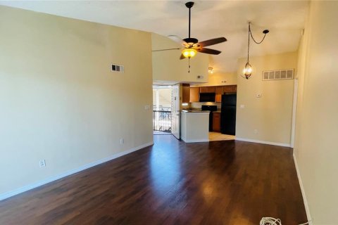 Condominio en venta en Orlando, Florida, 2 dormitorios, 80.27 m2 № 944145 - foto 2