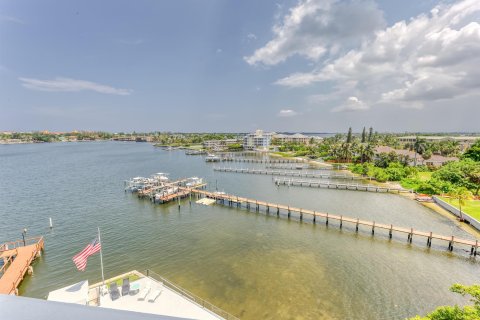 Condo in Lantana, Florida, 2 bedrooms  № 913775 - photo 19