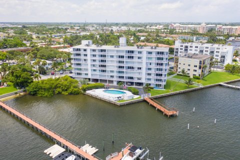 Condominio en venta en Lantana, Florida, 2 dormitorios, 88.26 m2 № 913775 - foto 4