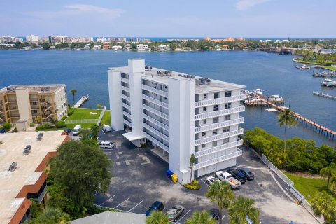 Condominio en venta en Lantana, Florida, 2 dormitorios, 88.26 m2 № 913775 - foto 9