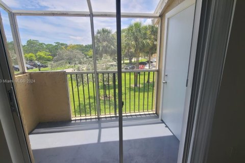 Copropriété à vendre à Deerfield Beach, Floride: 2 chambres, 74.97 m2 № 1400172 - photo 9