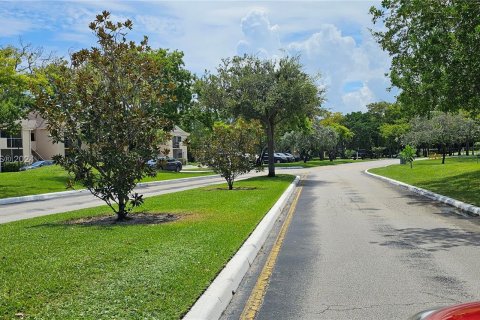 Copropriété à vendre à Deerfield Beach, Floride: 2 chambres, 74.97 m2 № 1400172 - photo 12