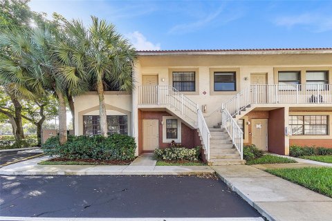 Condominio en venta en Coral Springs, Florida, 2 dormitorios, 79.9 m2 № 860370 - foto 3