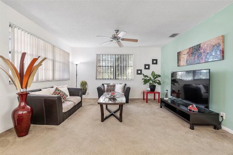 Condominio en venta en Coral Springs, Florida, 2 dormitorios, 79.9 m2 № 860370 - foto 13