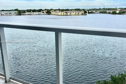 Condominio en venta en Miami, Florida, 1 dormitorio, 79.99 m2 № 1187174 - foto 1