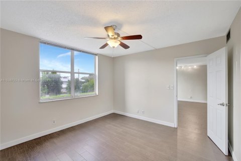 Copropriété à vendre à Fort Lauderdale, Floride: 2 chambres, 77.11 m2 № 1324617 - photo 19