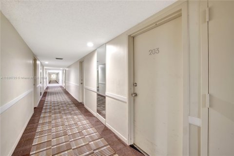 Copropriété à vendre à Fort Lauderdale, Floride: 2 chambres, 77.11 m2 № 1324617 - photo 24