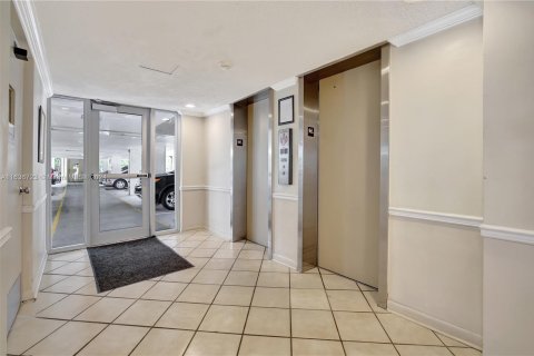 Copropriété à vendre à Fort Lauderdale, Floride: 2 chambres, 77.11 m2 № 1324617 - photo 27