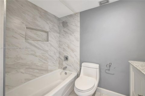 Copropriété à vendre à Fort Lauderdale, Floride: 2 chambres, 77.11 m2 № 1324617 - photo 21