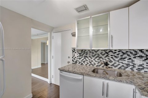 Copropriété à vendre à Fort Lauderdale, Floride: 2 chambres, 77.11 m2 № 1324617 - photo 12