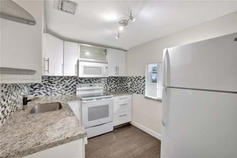 Copropriété à vendre à Fort Lauderdale, Floride: 2 chambres, 77.11 m2 № 1324617 - photo 10