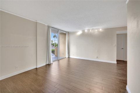 Condominio en venta en Fort Lauderdale, Florida, 2 dormitorios, 77.11 m2 № 1324617 - foto 5