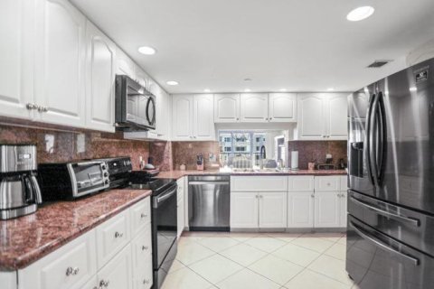 Condominio en venta en Hillsboro Beach, Florida, 2 dormitorios, 159.33 m2 № 819256 - foto 4