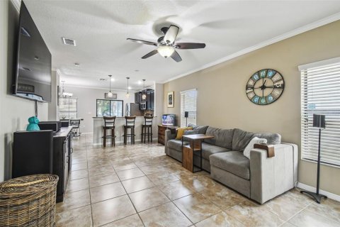 House in New Port Richey, Florida 5 bedrooms, 201.88 sq.m. № 1406643 - photo 5