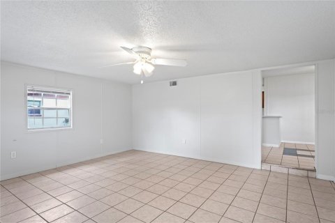 House in Lakeland, Florida 3 bedrooms, 113.81 sq.m. № 1354739 - photo 3